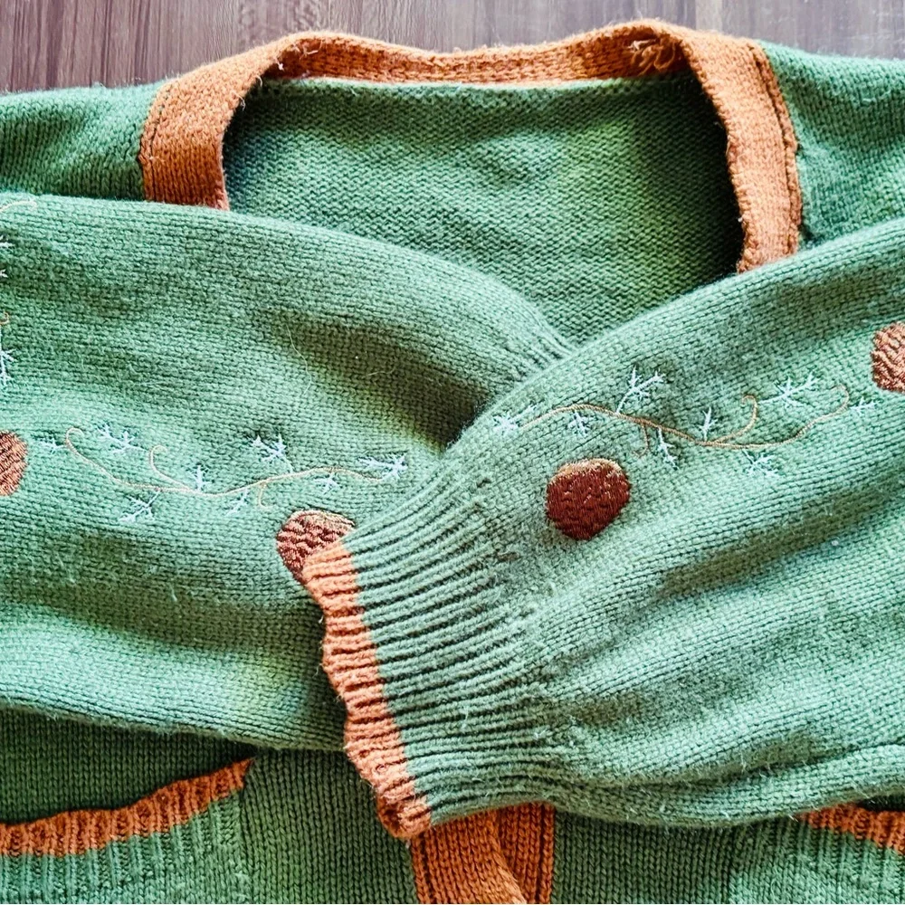 Unbranded Sz L Green and Brown Women's Cardigan with Embroidered Fox Design - Picture 2 of 10